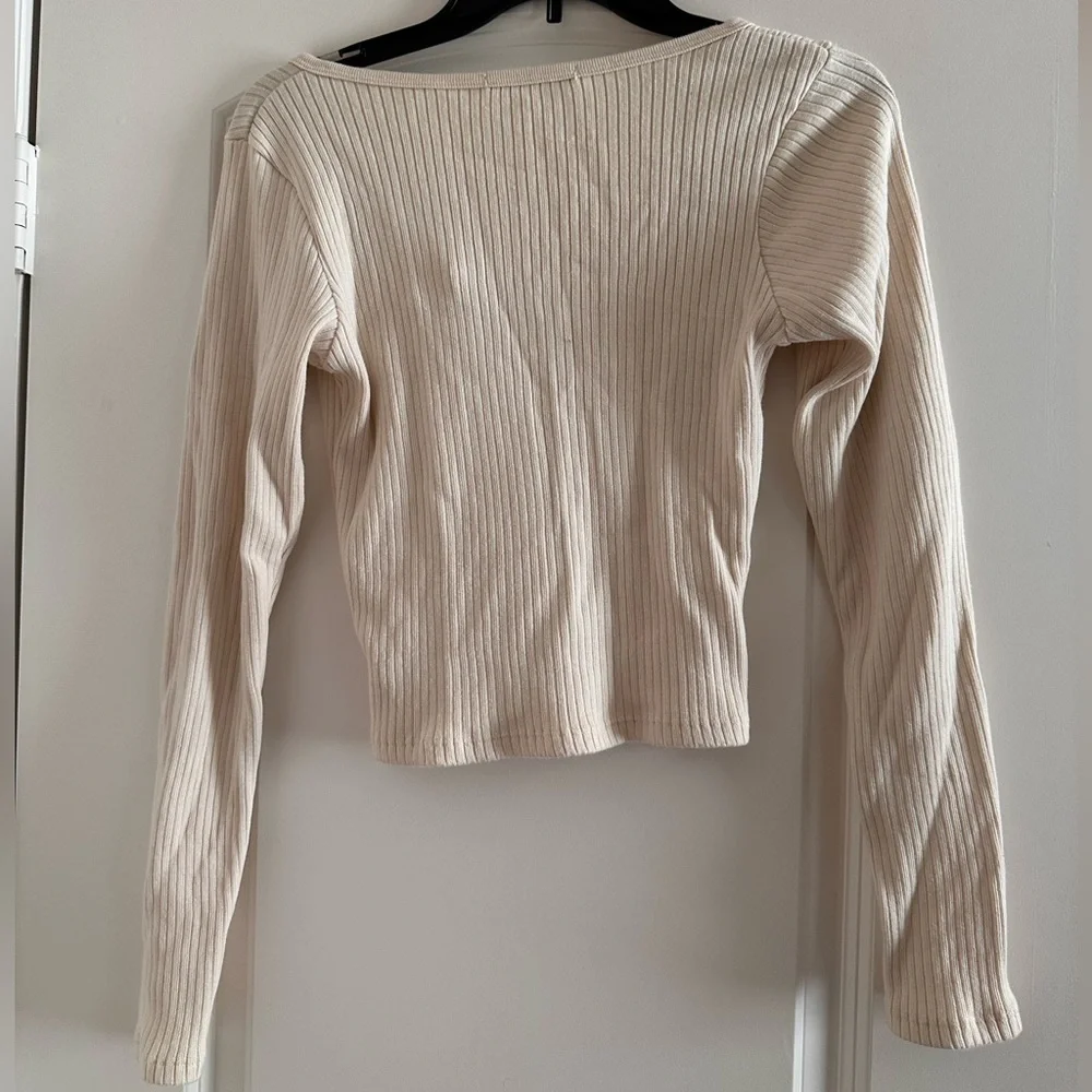 Brandy Melville button-down sweater - Picture 3 of 3